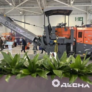 выставка "Дорога 2026". Первая самоходная российская дорожная фреза "ДЕСНА 130"